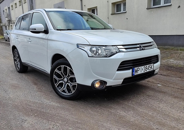 Mitsubishi Outlander cena 52900 przebieg: 141000, rok produkcji 2015 z Racibórz małe 254